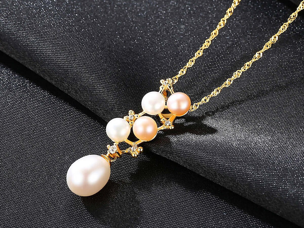 Mastering the Art of Wearing Mother of Pearl Necklaces
